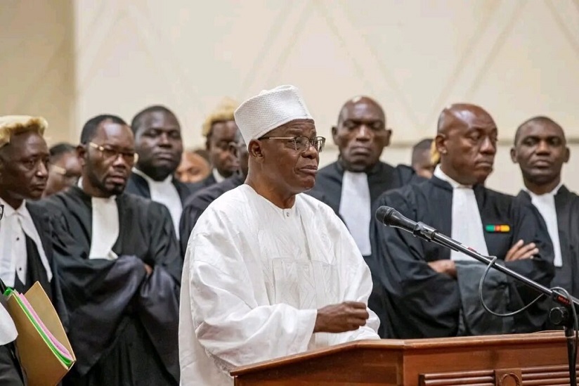 Maurice-Kamto-devant-le-Conseil-constitutionnel- photo right Lebleparle.com